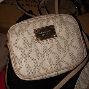 Michael Kors jet set mini crossbody bag
